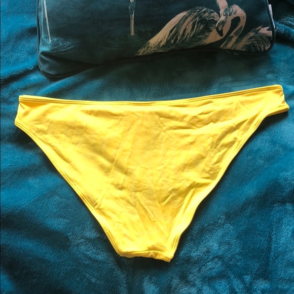 H&M Bikini Bottoms - Picture 2 of 4
